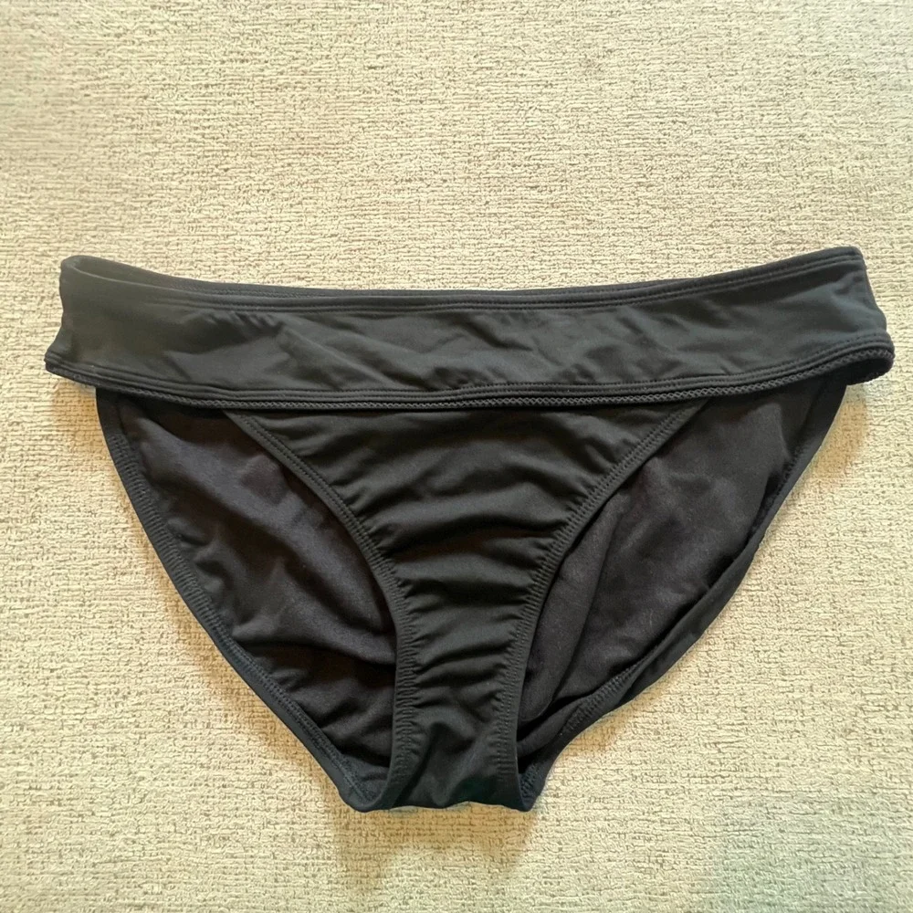 Athleta Womens Purple Rash Guard Top M and‎ Black Bikini Bottoms L Swim Set